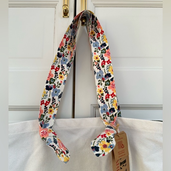 FEED x Clarins Recycled Tote Bag - Picture 2 of 12